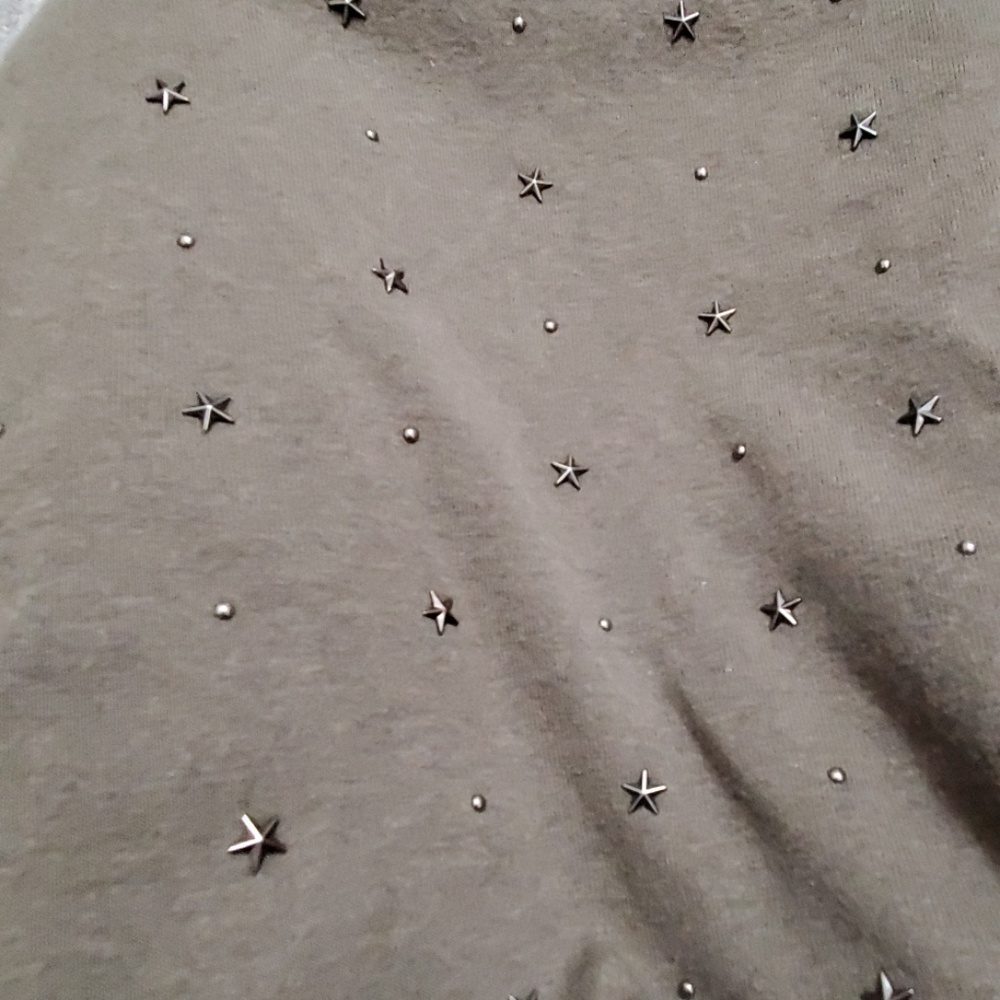 EXPRESS Striped sleeve khaki green top star studded detail on front Small Casual - Picture 4 of 8